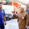Sidak Pasar Kelapa Dua, Wabup Intan Sentil Pengelola, Sampah Numpuk