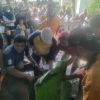 H.Ainul Jakkin,SH Ketua RW.010 Perum Tridaya Nuansa Indah Terjun Langsung Menyembelih Hewan Qurban Dalam Giat Peringatan Hari Idul Adha 1447.H