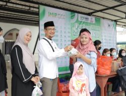 IMIP Bagikan Ribuan Paket Daging Kurban untuk Warga Bahodopi