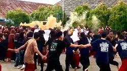 Perpisahan Siswa SDN Sukamulya 1 Cikupa dengan Euforia Guyuran Damkar