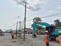 PLN Dukung Pembangunan Irigasi dengan Pemindahan Tiang Listrik di Desa Tugu Agung