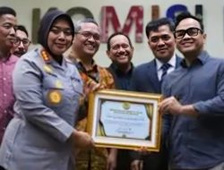 Kapolres Metro Bekasi Terima Penghargaan dari Komisi III DPR RI atas Dedikasi Menjaga Kamtibmas