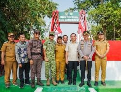 Bupati Karawang Resmikan Jembatan Perintis Garuda, Masyarakat dan Anak-anak Sekolah Sambut dengan Riang Gembira