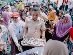 Buka Gerakan Pangan Murah, TP-PKK Karawang Dorong Kesejahteraan Keluarga