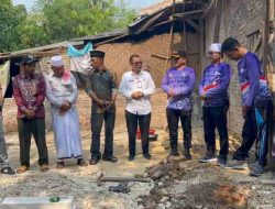 Bedah Rumah Ibu Laila, Kadis DBMSDA : Bentuk Kehadiran dan Kepedulian Pemkab
