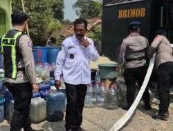 Kades Mulyasejati Apresiasi Brimob Polda Jabar dan Kapolsek Ciampel Beserta Jajaran Salurkan Air Bersih dan Memohon Pemkab Karawang untuk Alirkan Air PAM ke Kampung Jangga