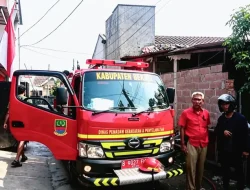Warga Masyarakat Perumahan Taman Tridaya Indah 2 RT 003/014 Desa Tridayasakti – Kecamatan Tambun Selatan Di Hebohkan Dengan Musibah Terjadinya Kebakaran