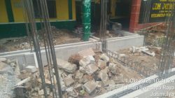 Jiovanno Anggota DPRD Kabupaten Bekasi Menyoroti penggunaan pondasi suntik yang dinilainya tidak sesuai dengan Rencana Anggaran Biaya