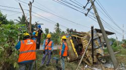 Tiang SUTM Roboh Ditabrak Truk, PLN Percepat Pemulihan Listrik di Belitang II